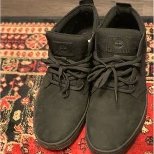 Mens 10.5 timberland shoes. Basically brand new. No damages at all.